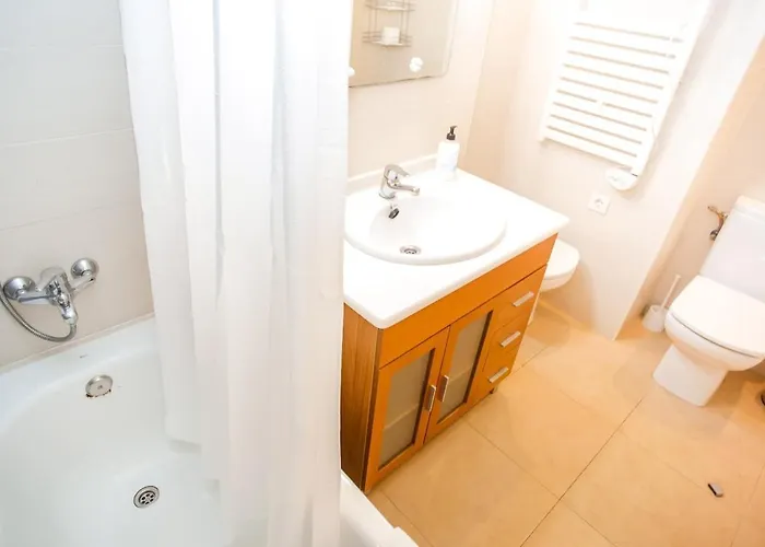 Turo 6 Family Flat With Pool And Playground