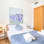 Turo 6 Family Flat With Pool And Playground Apartment