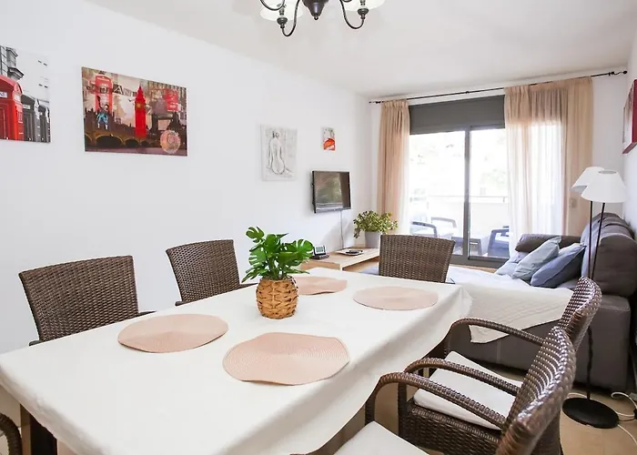 Turo 6 Family Flat With Pool And Playground Appartement Lloret de Mar